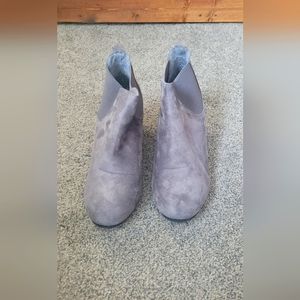 Maurices grey wedges